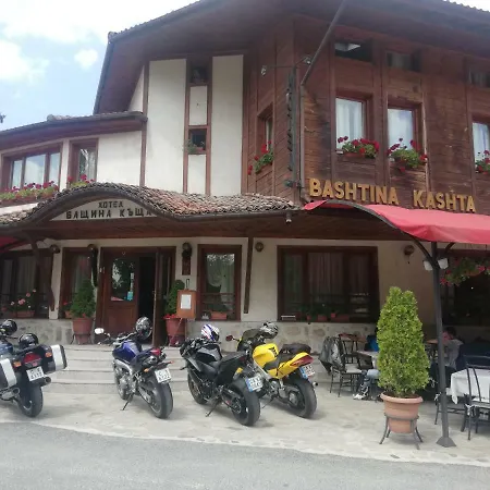 Family Bashtina Kashta 3* Kopriwschtiza